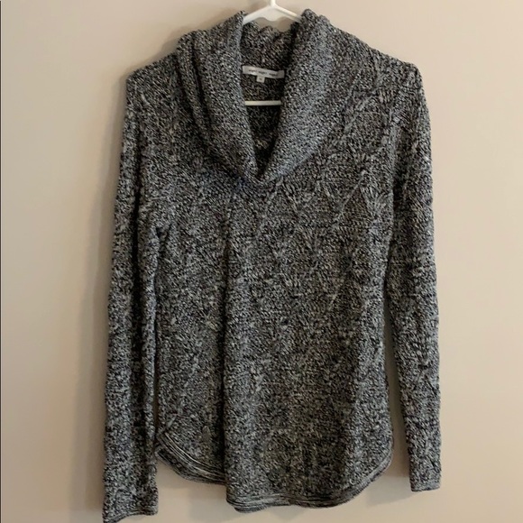 Top - Picture 2 of 8